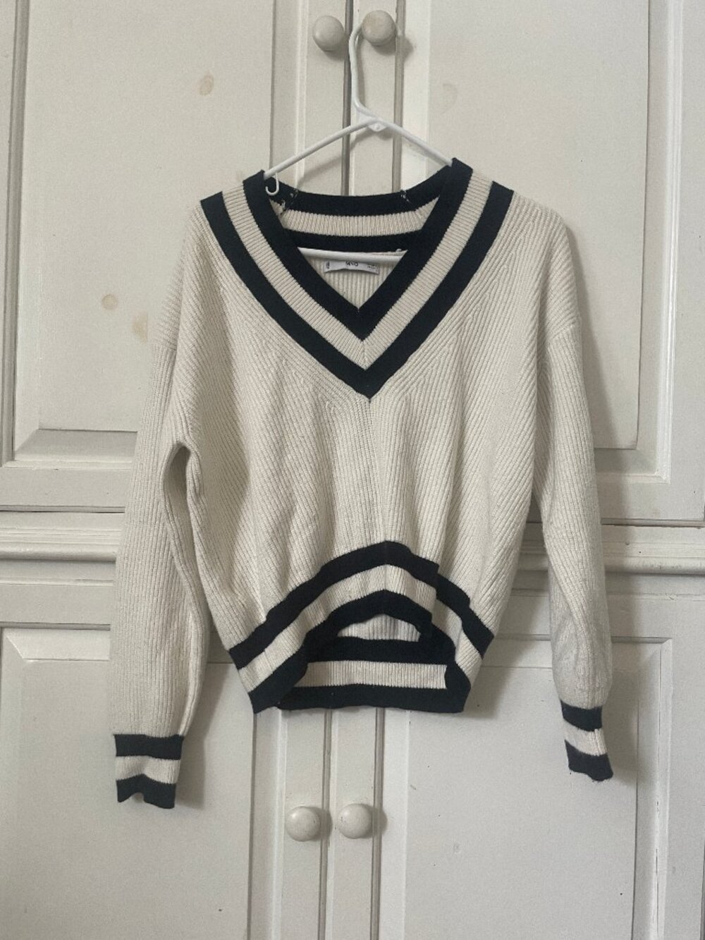 MNG women's blue and white striped preppy longsleeve v-neck sweater size small